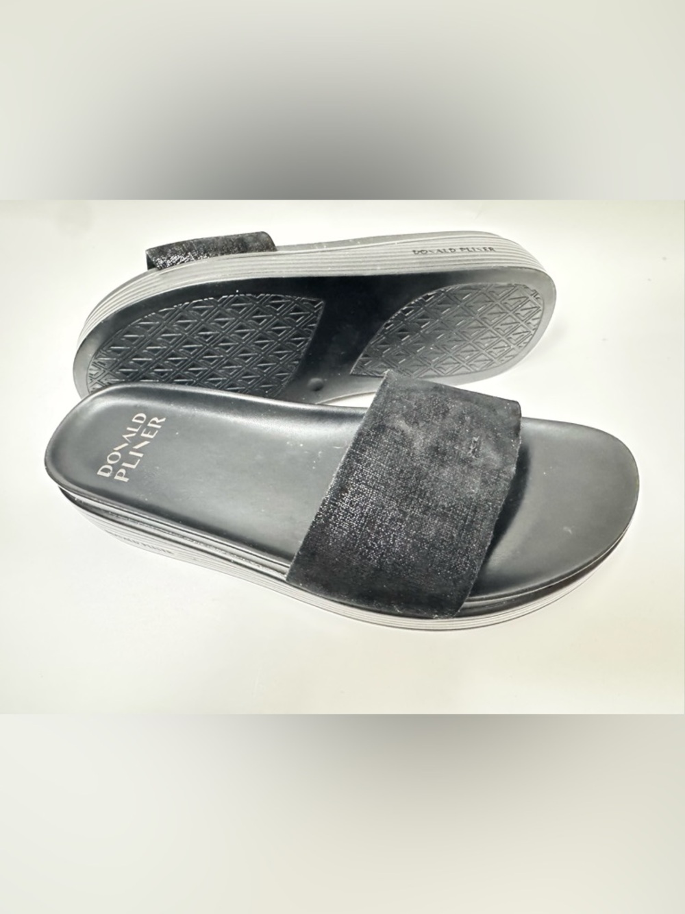 Brand New! Donald Pliner Black Leather Slide/Thong/Sandal Platform in size 7 - Picture 3 of 13